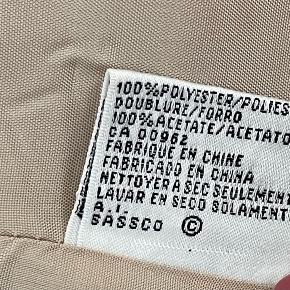 Le Suit women’s size 20 Skirt suit cream color long sleeve three buttons front - Picture 6 of 9